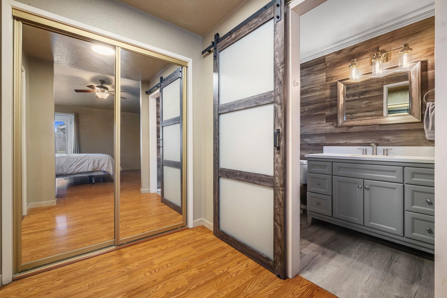 7542 Locust St, Hughson, CA 95326