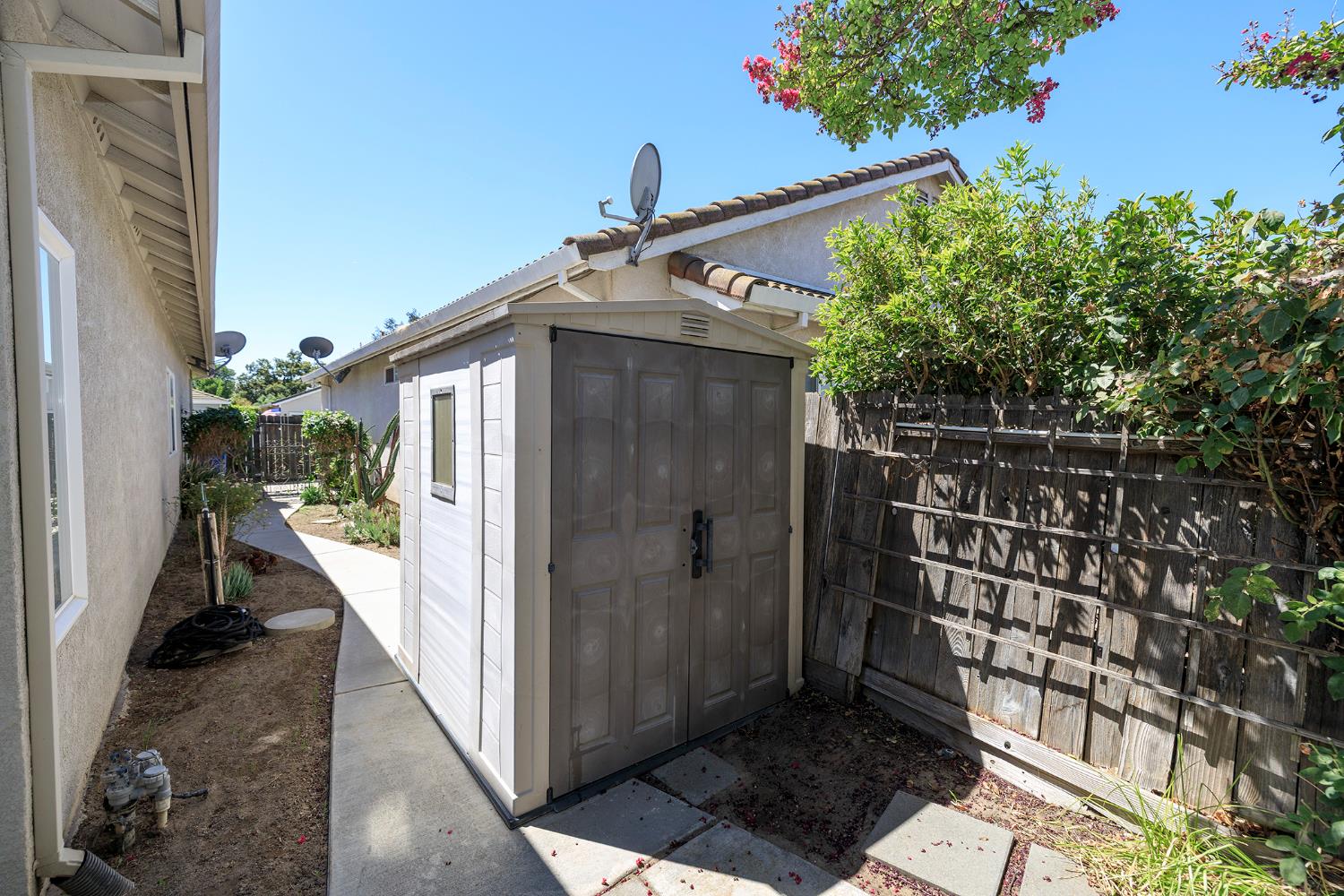 2123 Spring Blossom Ln, Turlock, CA 95382