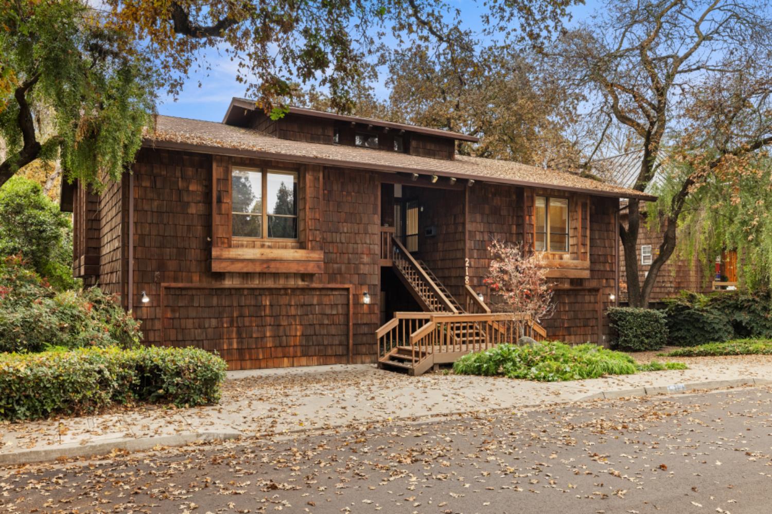 218 Brook Way, Modesto, CA 95354