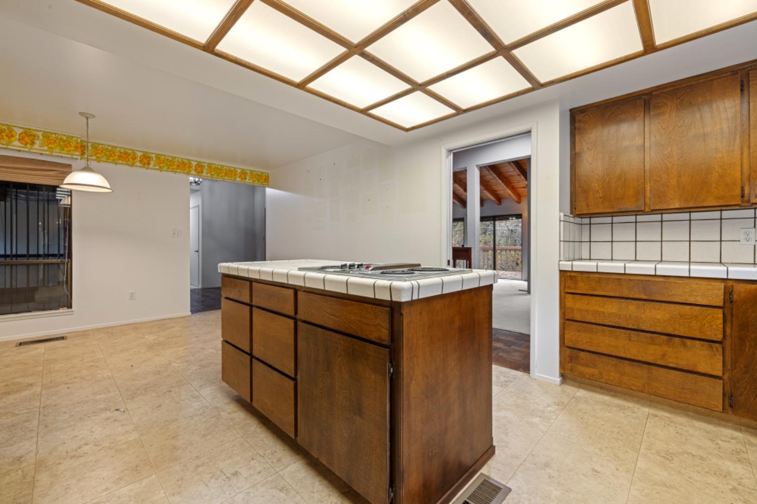 218 Brook Way, Modesto, CA 95354