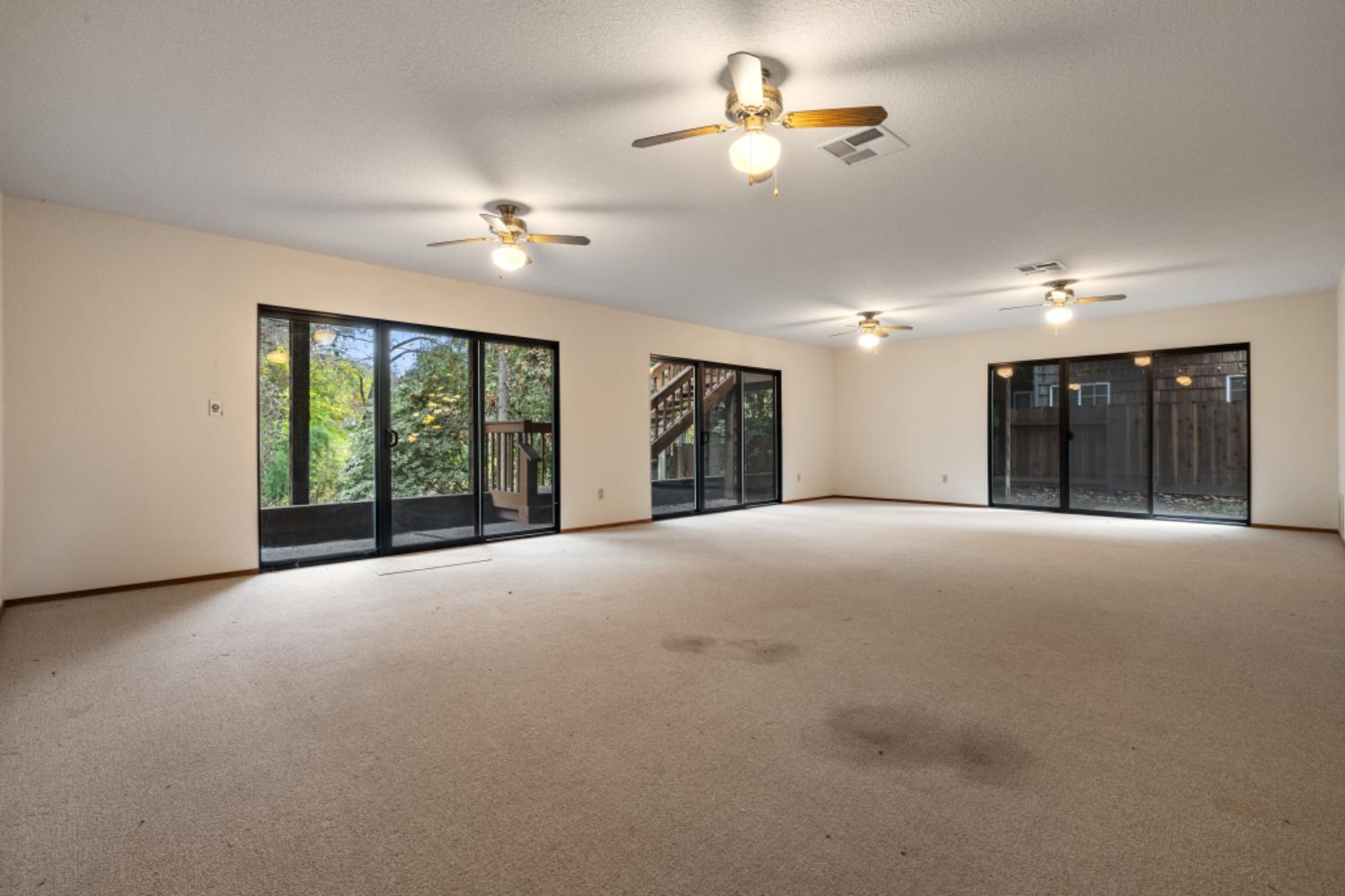 218 Brook Way, Modesto, CA 95354