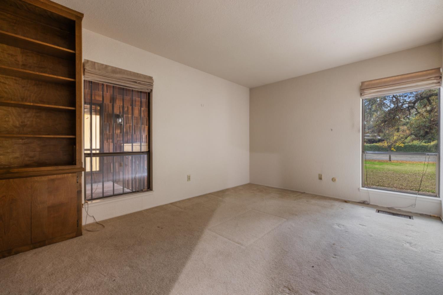 218 Brook Way, Modesto, CA 95354