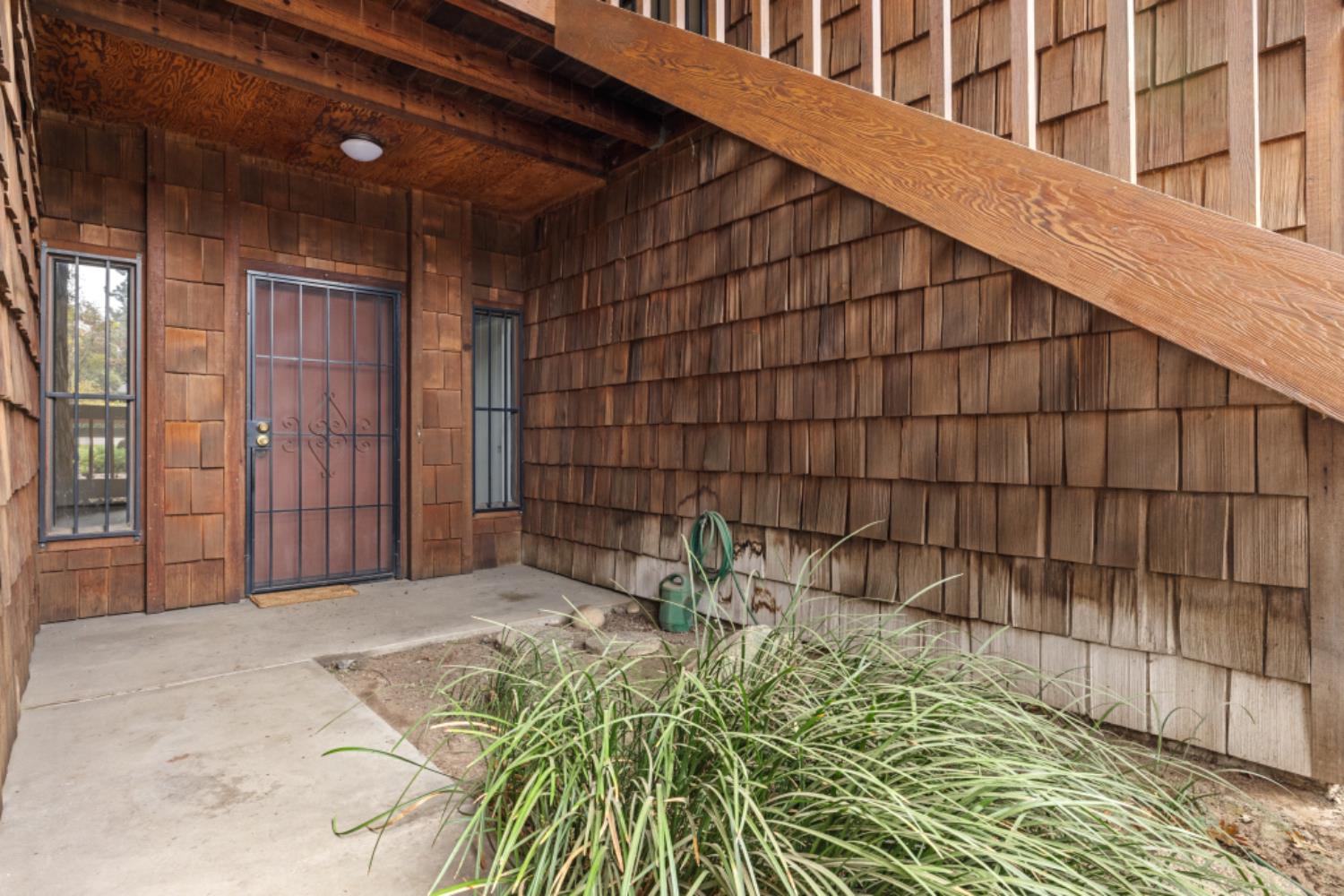 218 Brook Way, Modesto, CA 95354