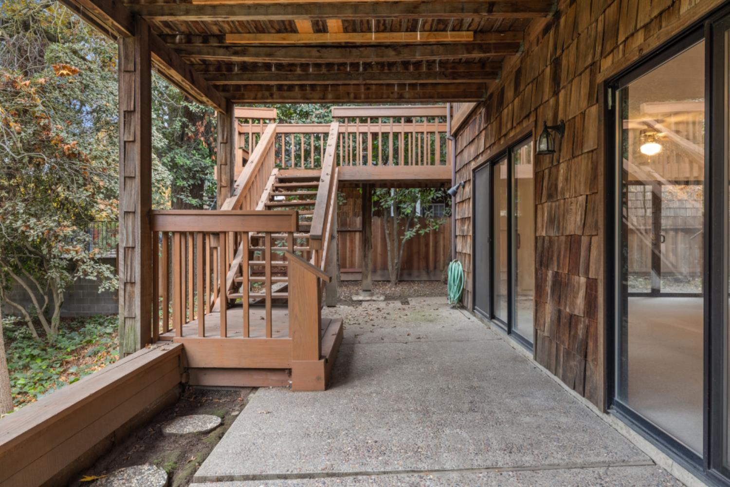 218 Brook Way, Modesto, CA 95354