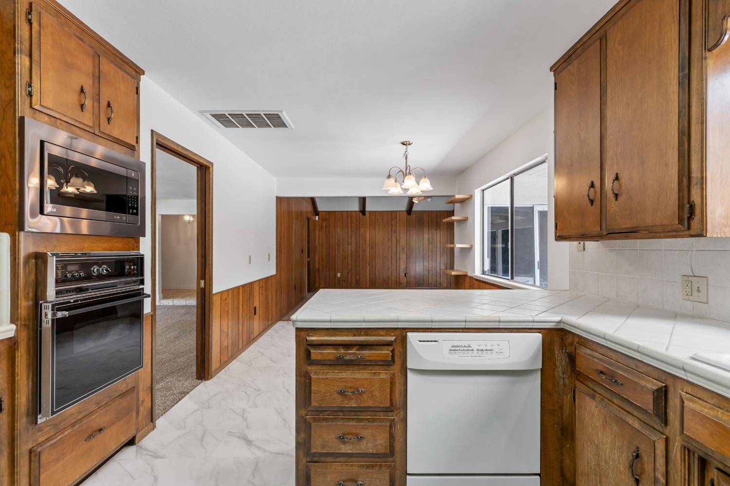 2620 Portsmouth Ln, Modesto, CA 95355