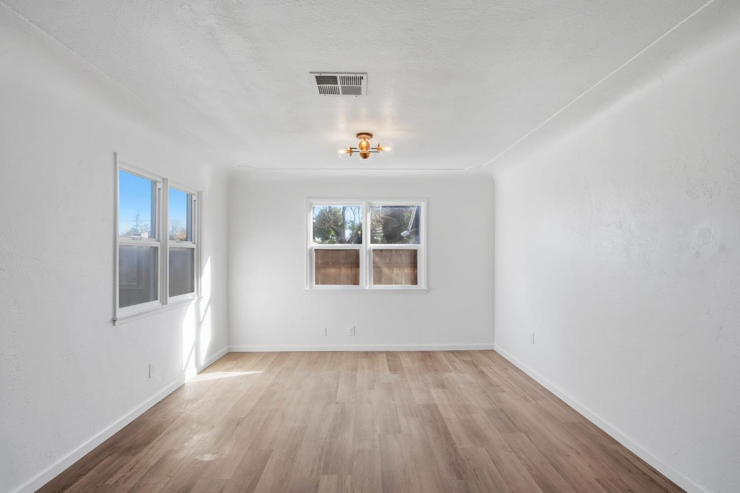 816 Dawn Dr, Modesto, CA 95350