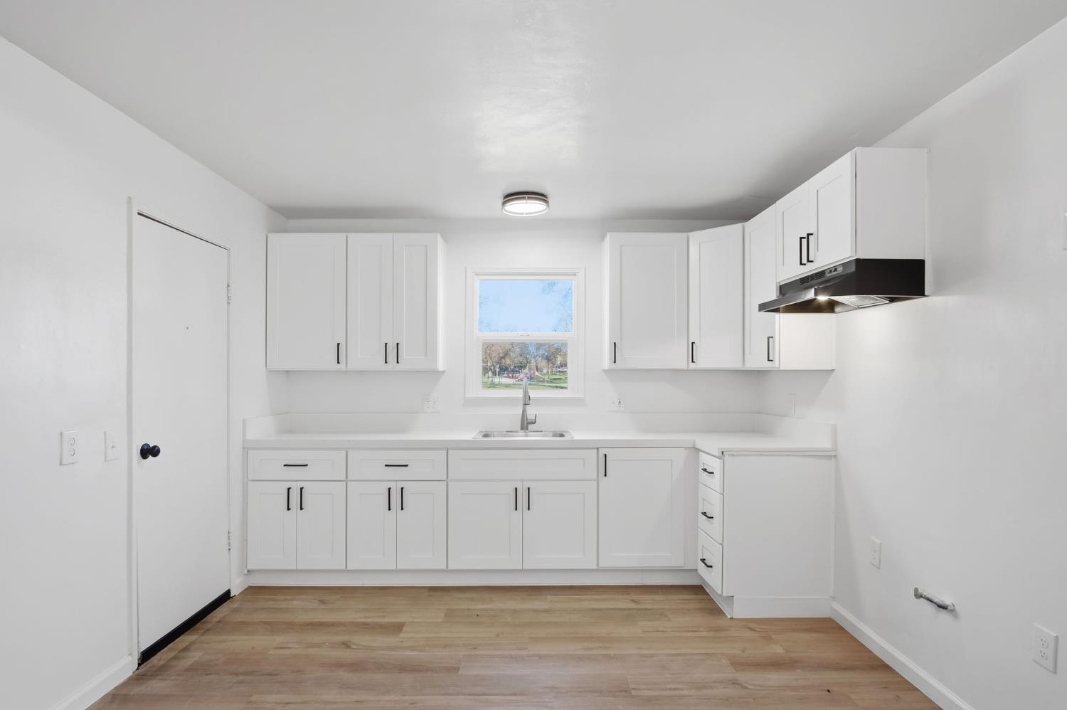 816 Dawn Dr, Modesto, CA 95350