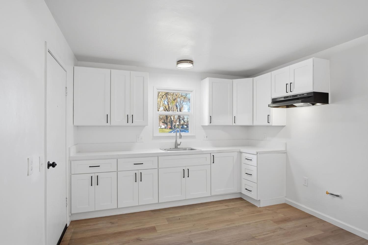 816 Dawn Dr, Modesto, CA 95350