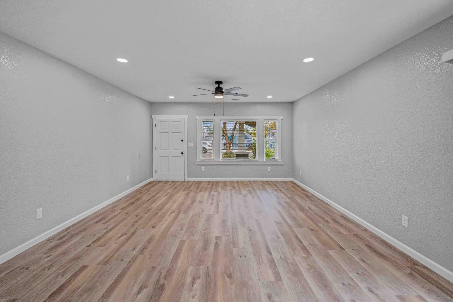 117 S Santa Ana Ave, Modesto, CA 95354