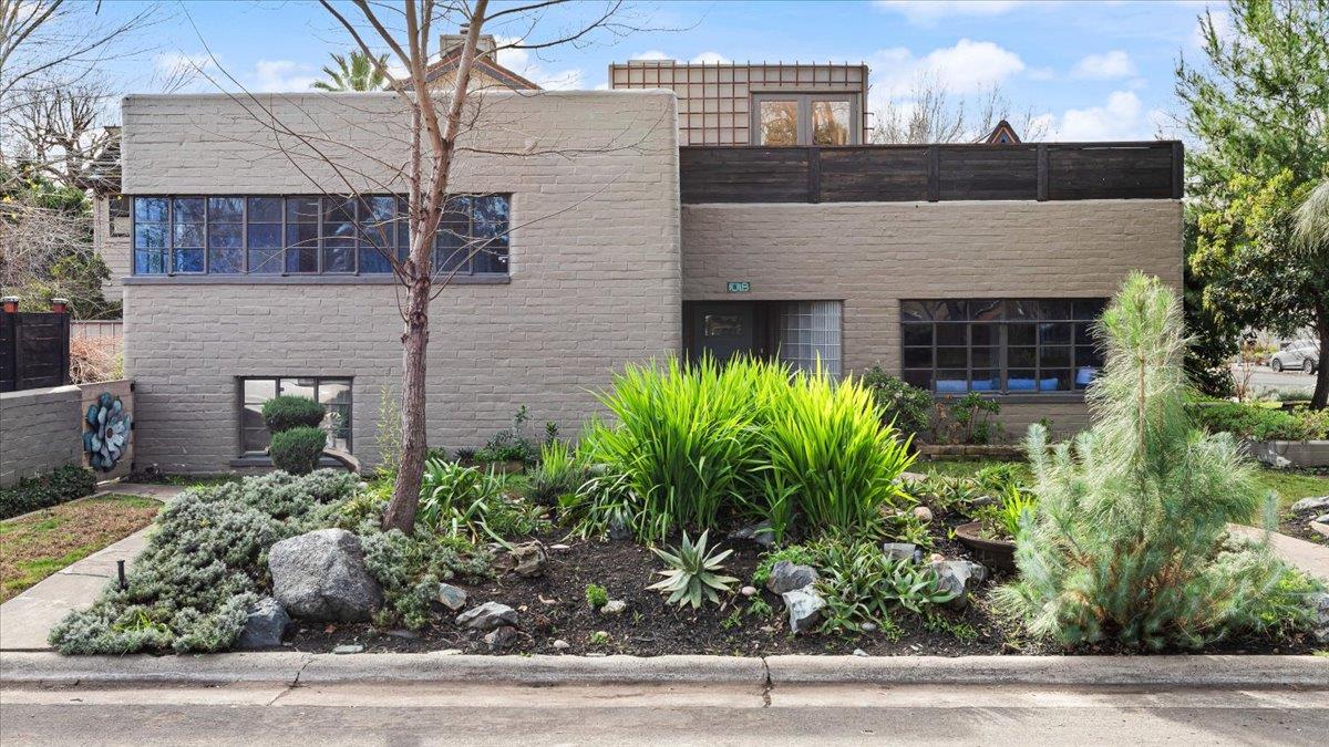 1018 W Morris Ave, Modesto, CA 95350