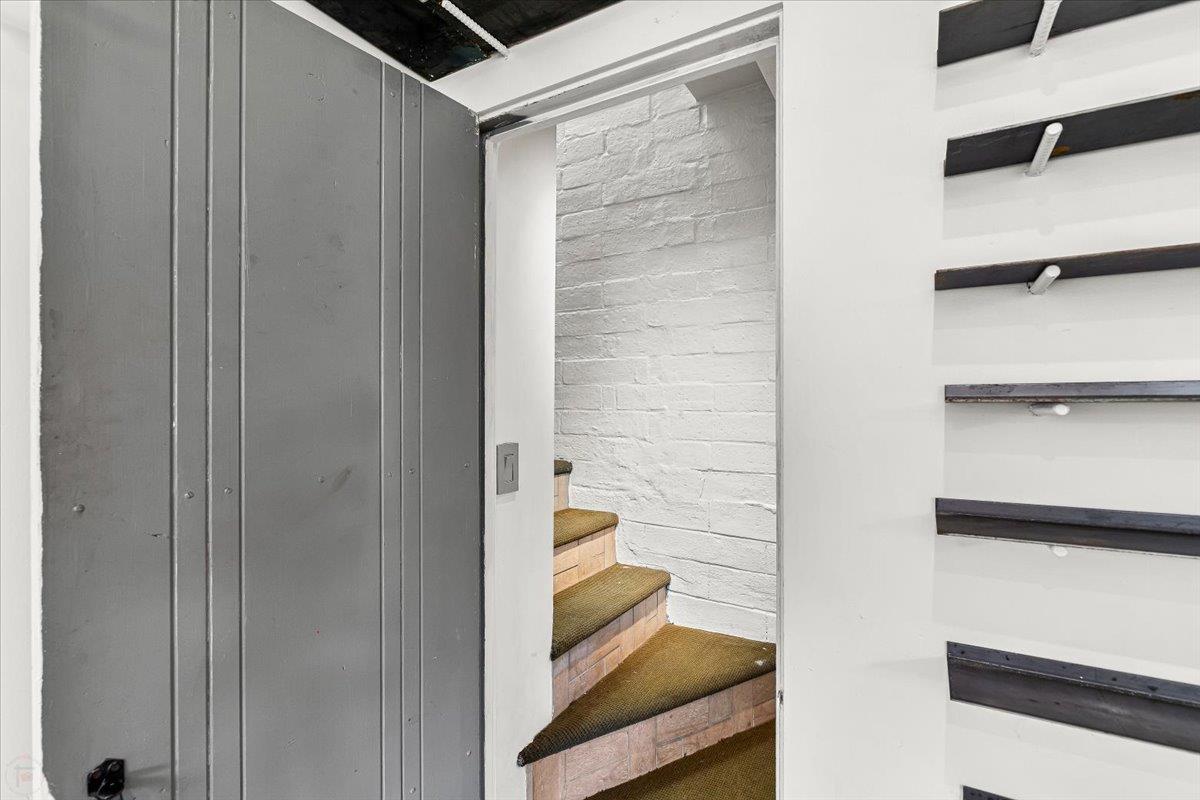 1018 W Morris Ave, Modesto, CA 95350