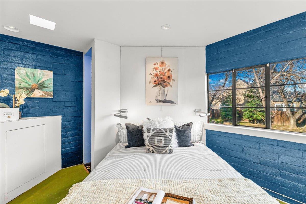 1018 W Morris Ave, Modesto, CA 95350