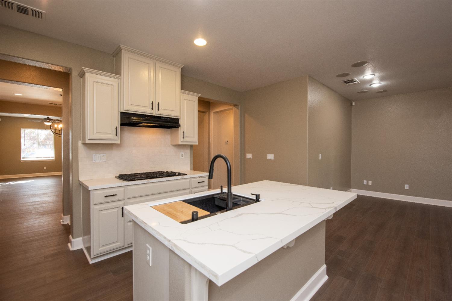 2370 Shire Way, Oakdale, CA 95361