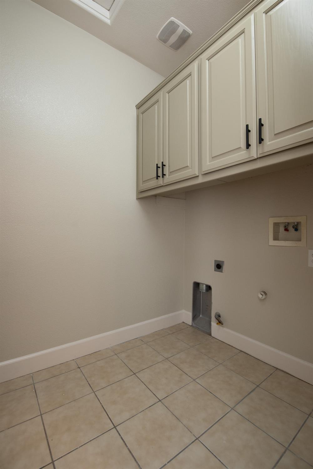 2370 Shire Way, Oakdale, CA 95361