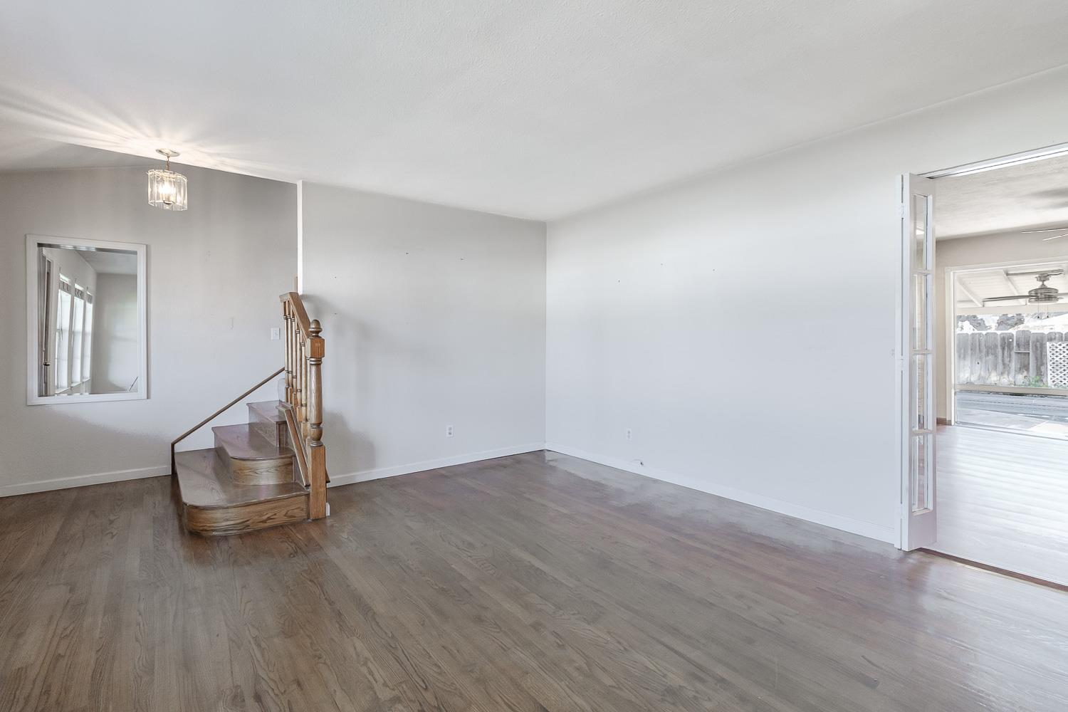 1250 Slayton Dr, Manteca, CA 95336