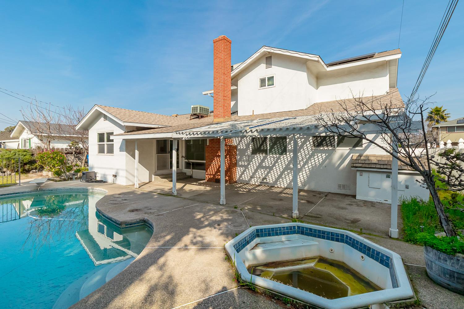 1250 Slayton Dr, Manteca, CA 95336