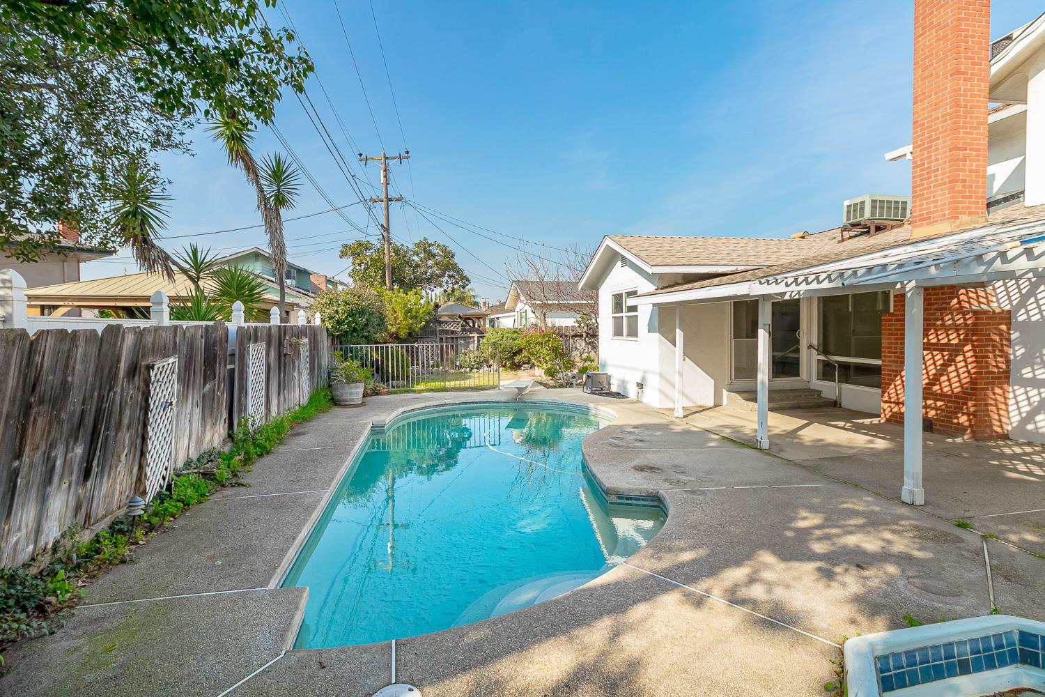 1250 Slayton Dr, Manteca, CA 95336