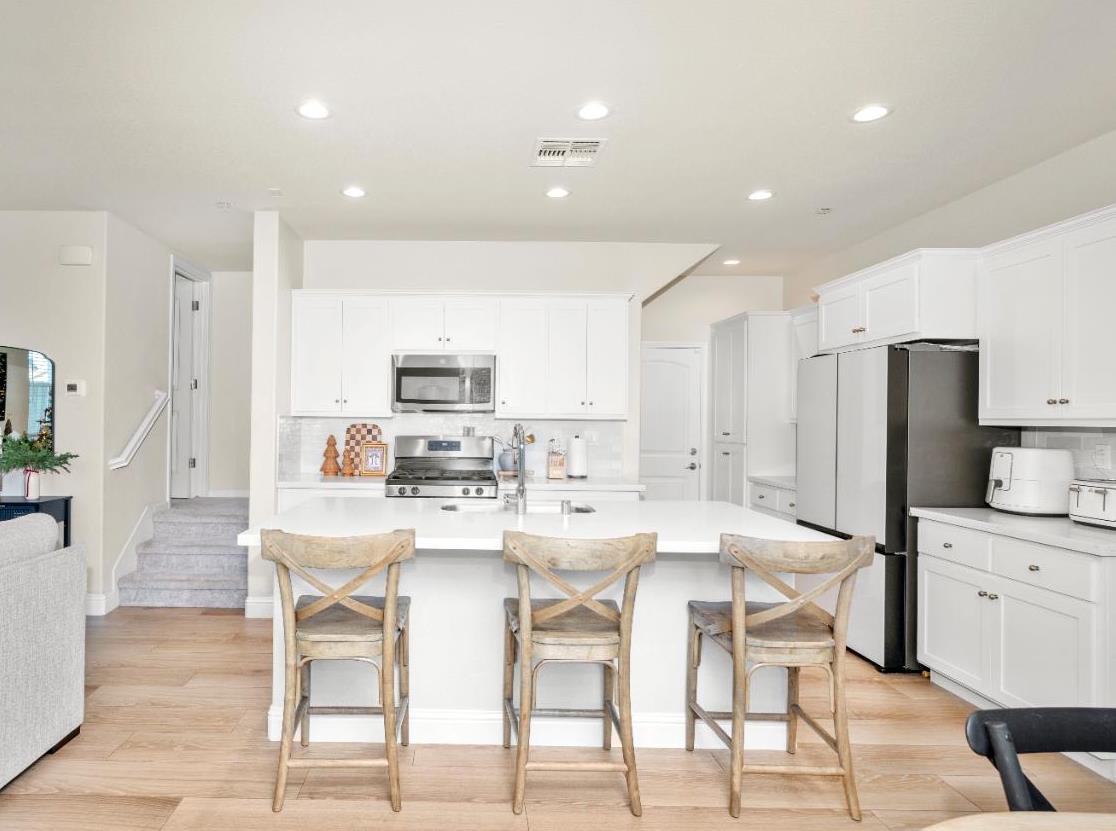 1383 Kinship Dr, Turlock, CA 95382