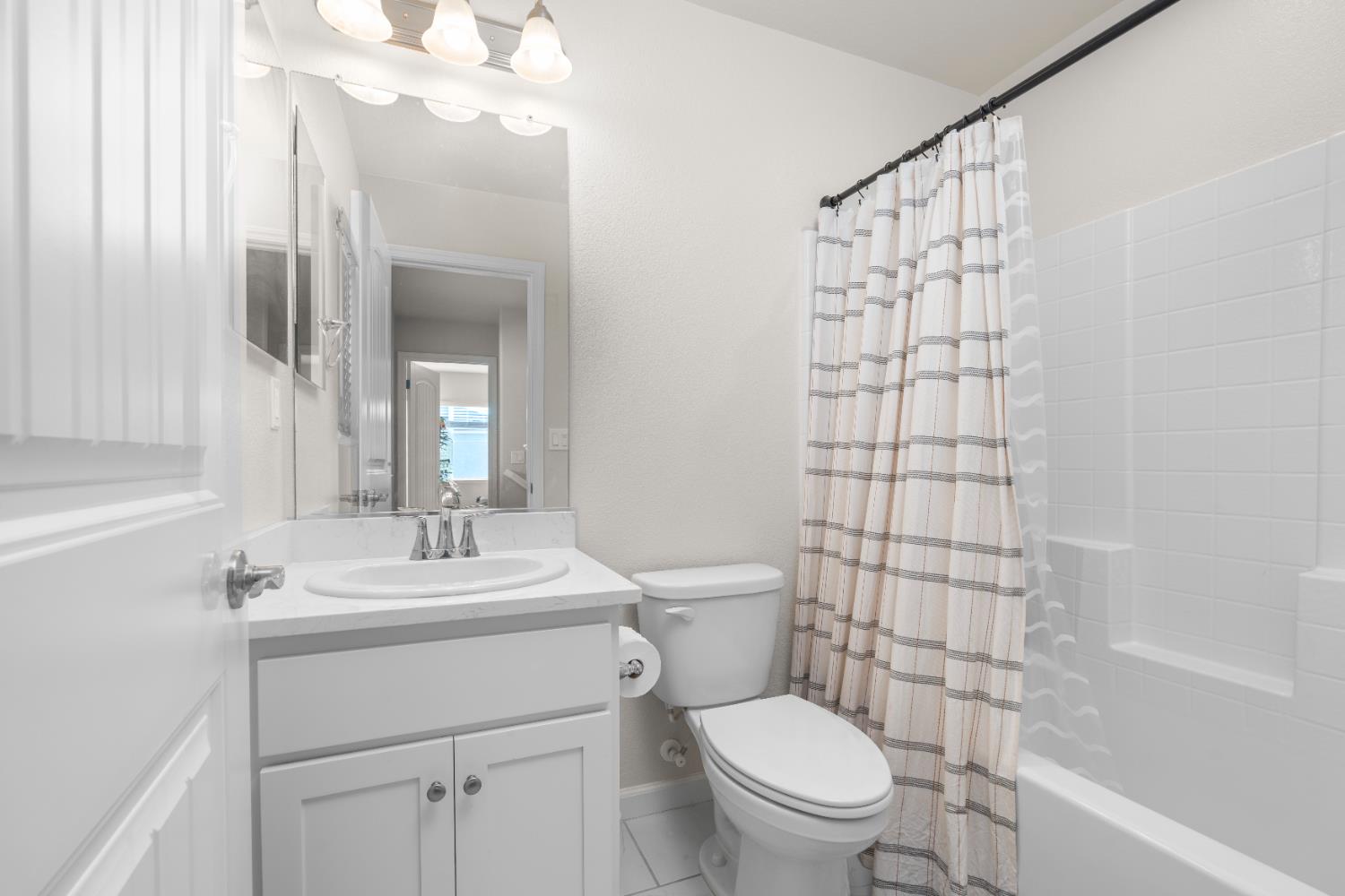 1383 Kinship Dr, Turlock, CA 95382