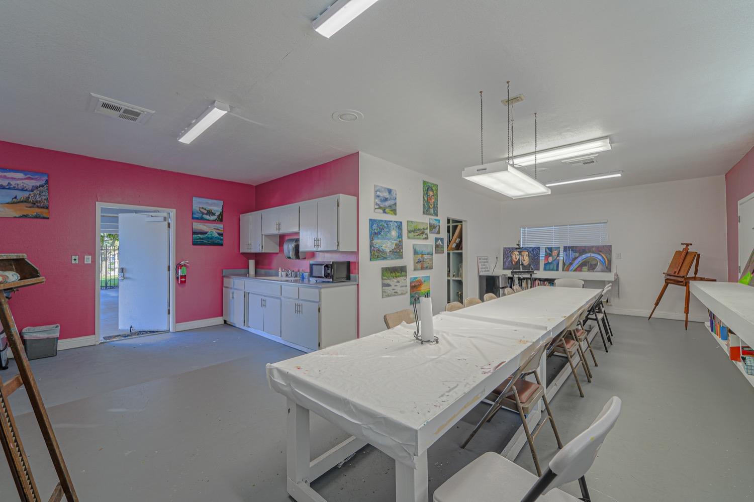 167 Clipper Ln, Modesto, CA 95356