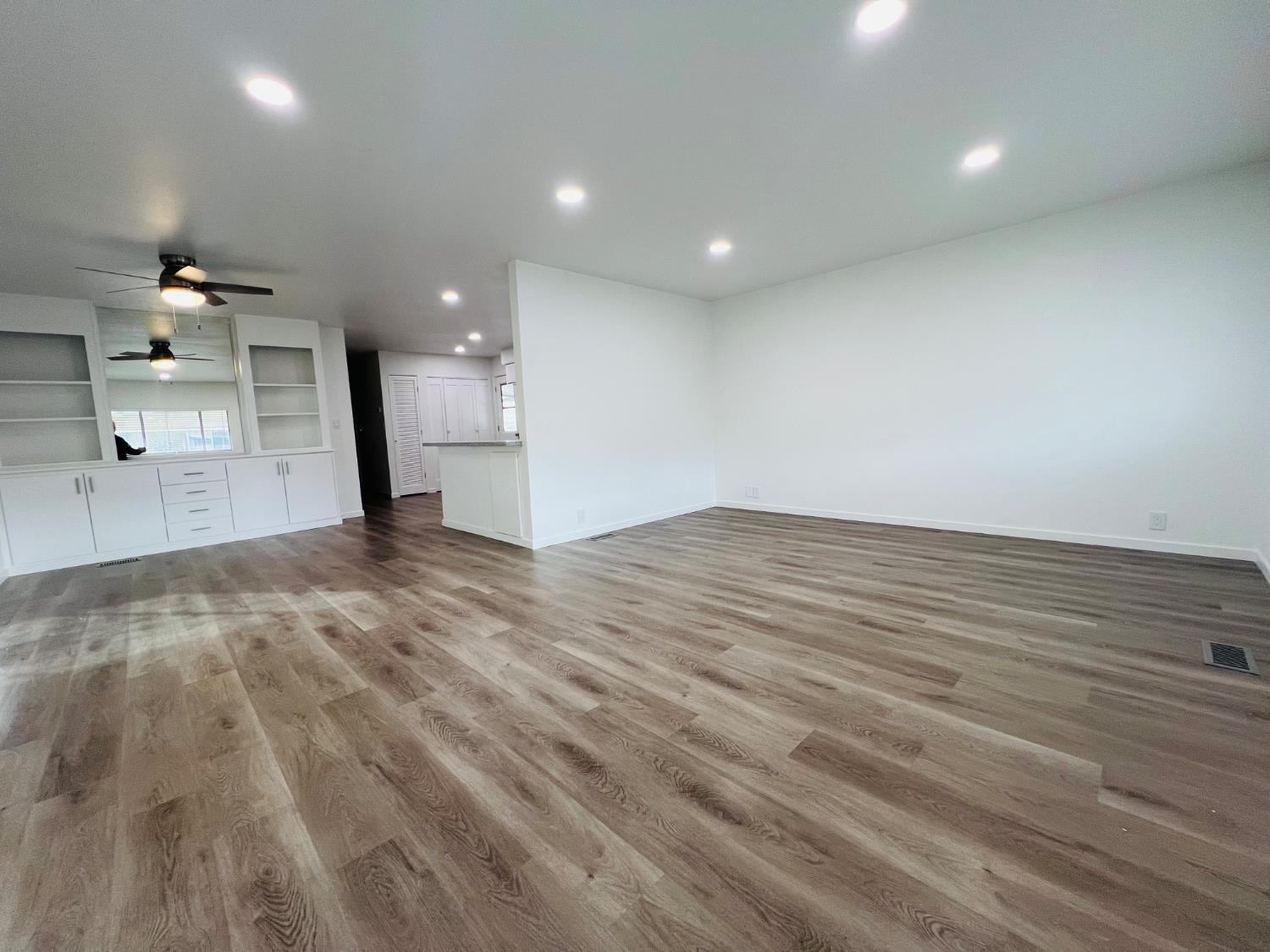 2307 Oakdale Rd #32, Modesto, CA 95355