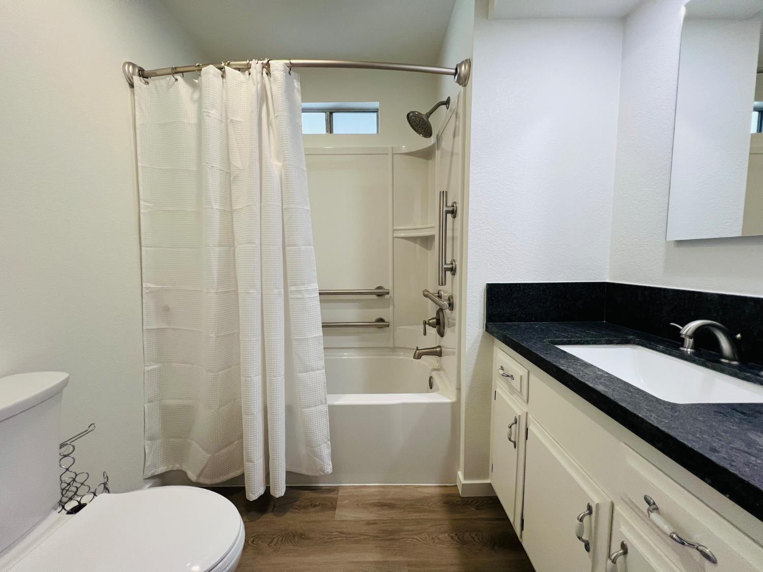 2307 Oakdale Rd #32, Modesto, CA 95355