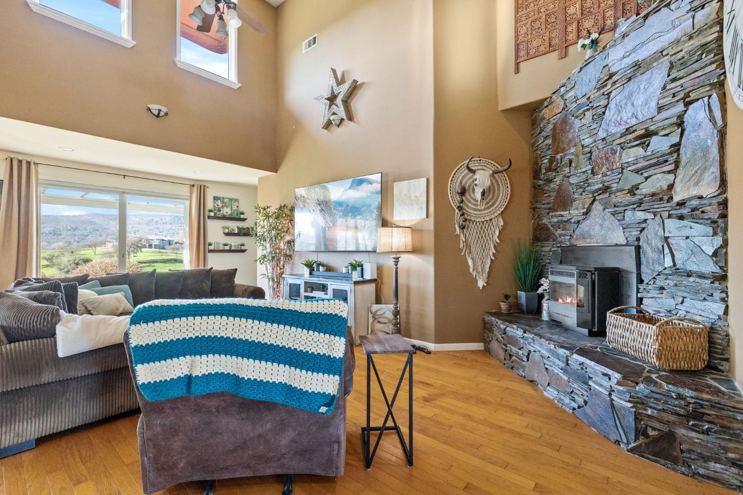 2300 Oak Creek Dr, Copperopolis, CA 95228