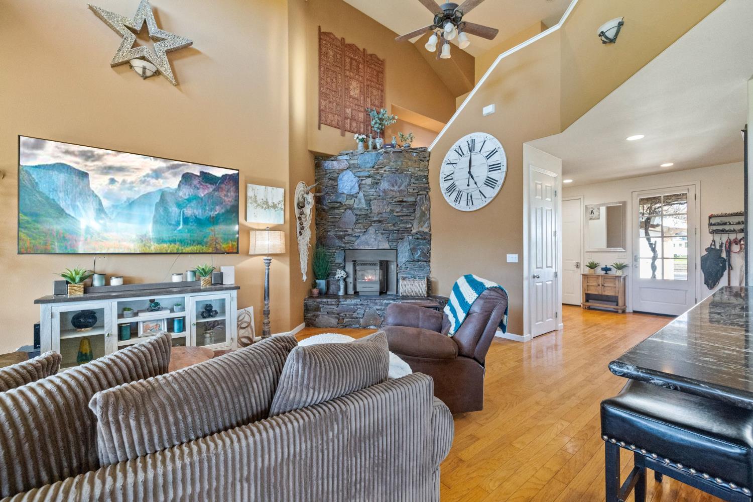 2300 Oak Creek Dr, Copperopolis, CA 95228