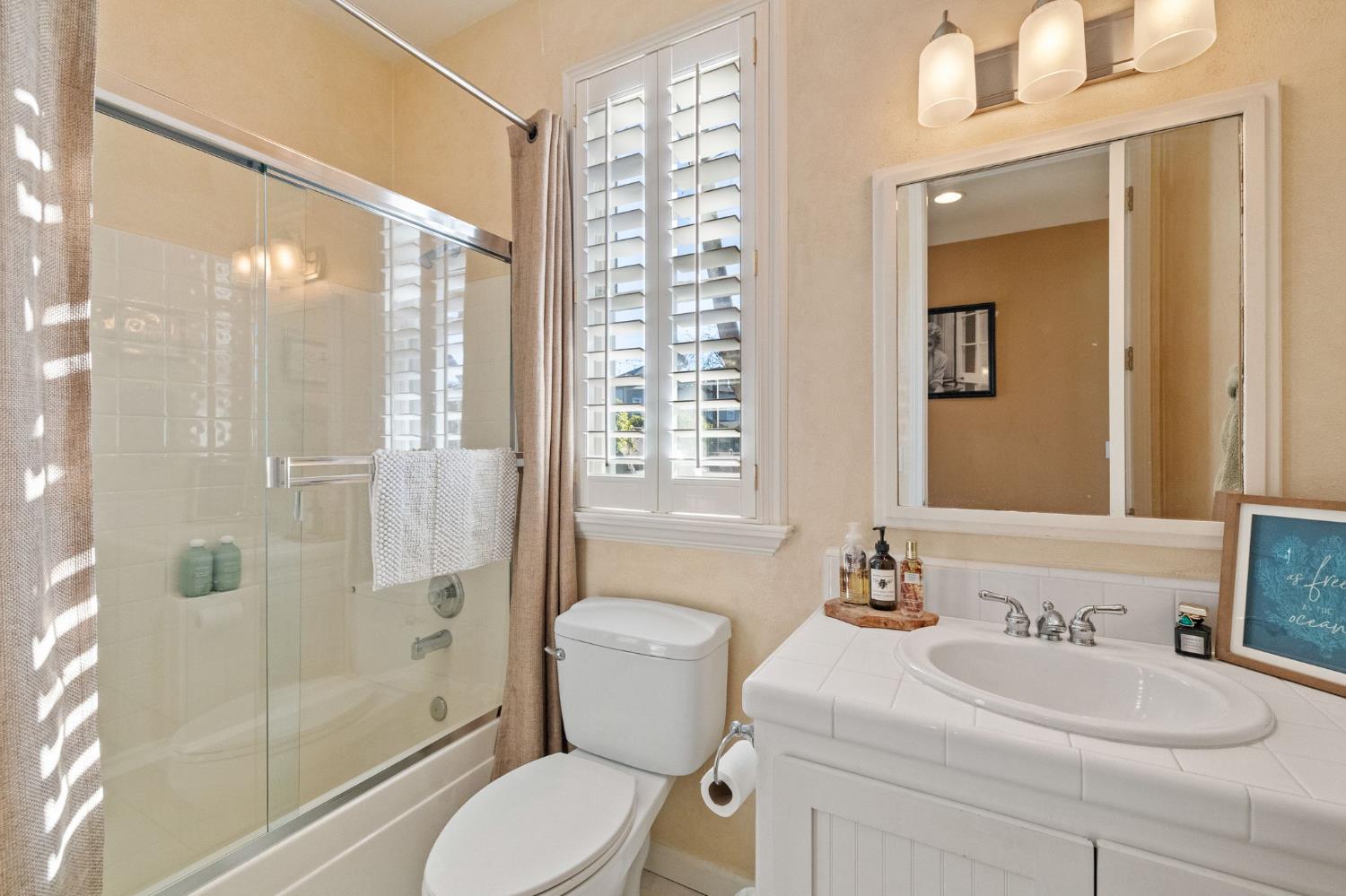 2300 Oak Creek Dr, Copperopolis, CA 95228