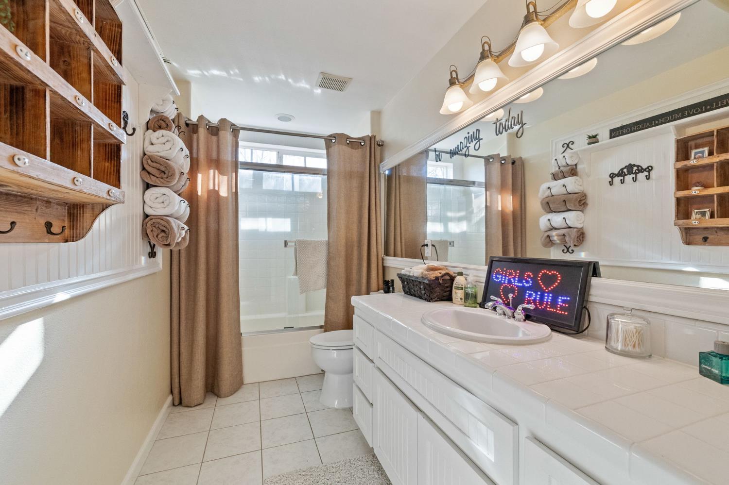 2300 Oak Creek Dr, Copperopolis, CA 95228