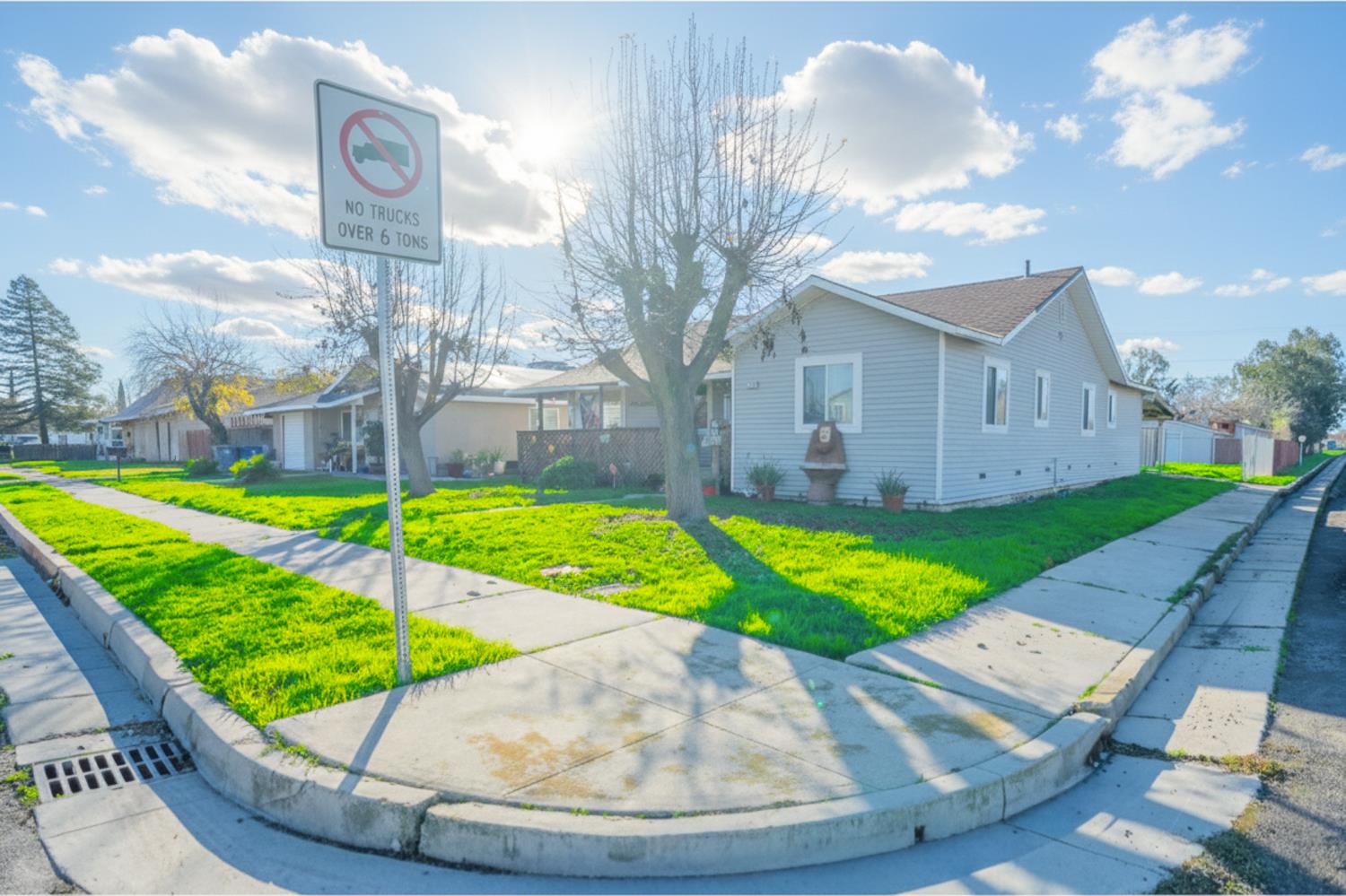 1202 Golden Gate Ave, Dos Palos, CA 93620