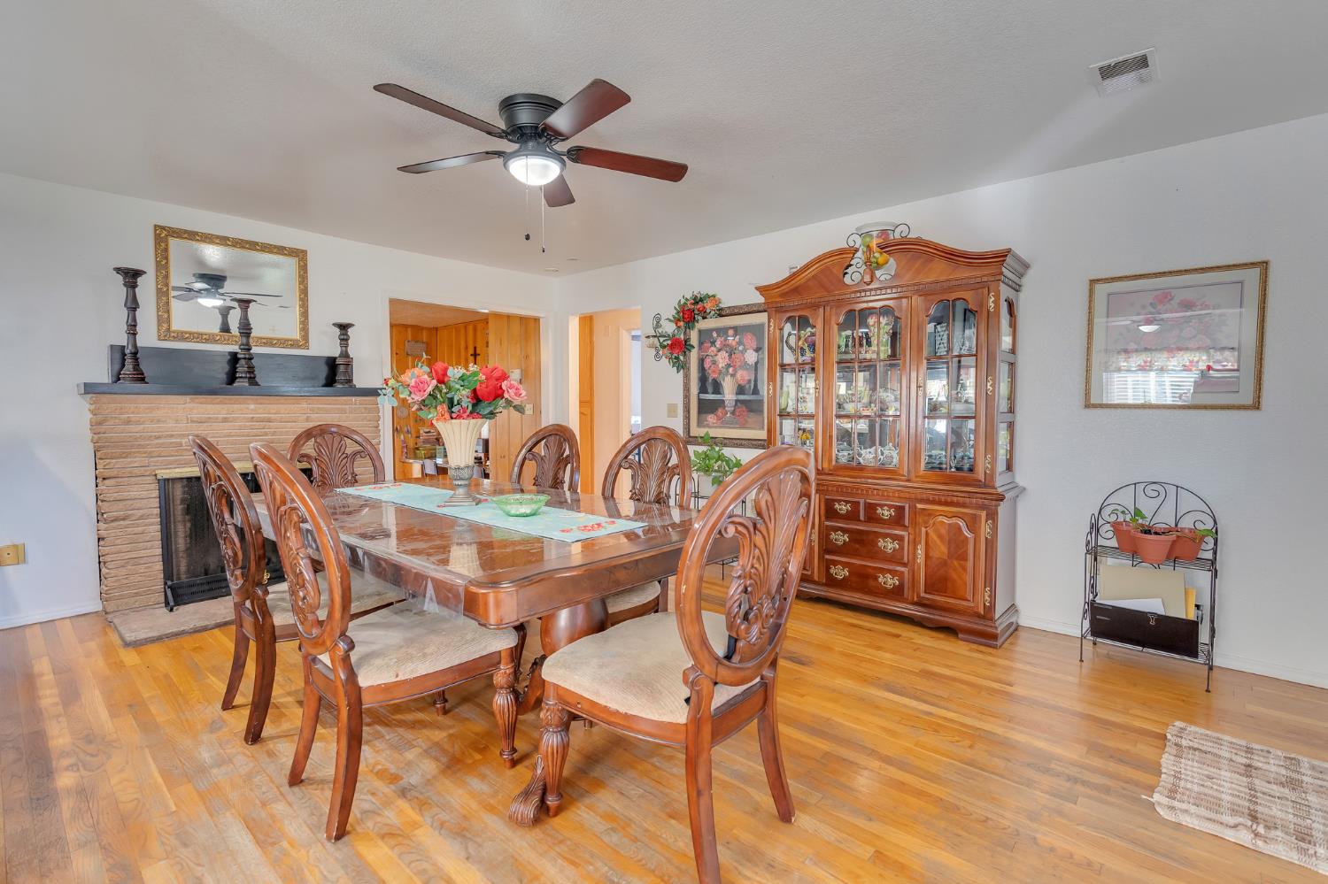 1202 Golden Gate Ave, Dos Palos, CA 93620