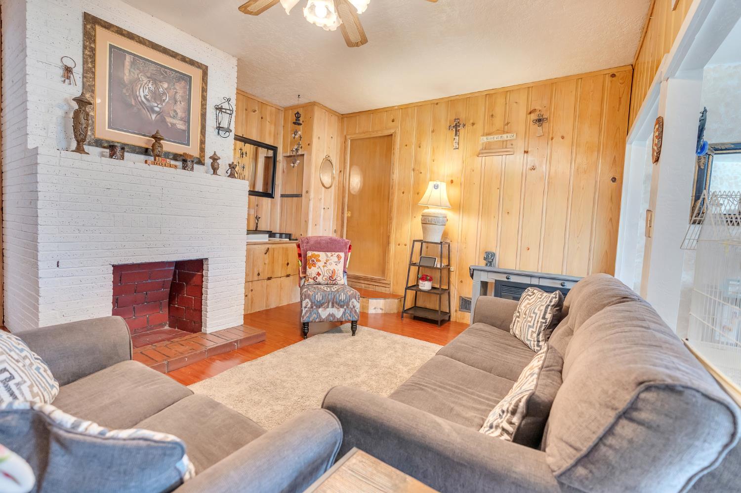 1202 Golden Gate Ave, Dos Palos, CA 93620