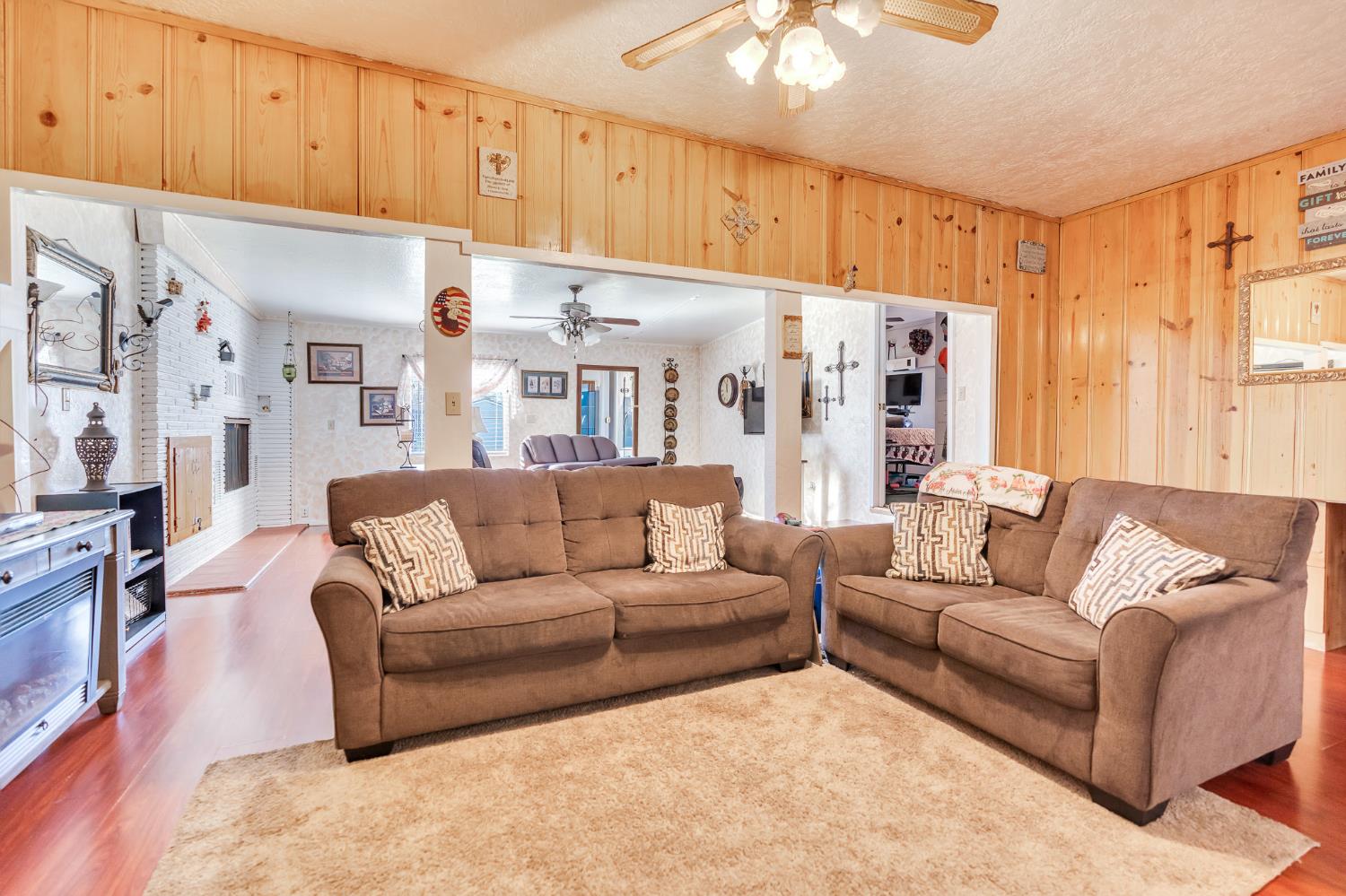 1202 Golden Gate Ave, Dos Palos, CA 93620