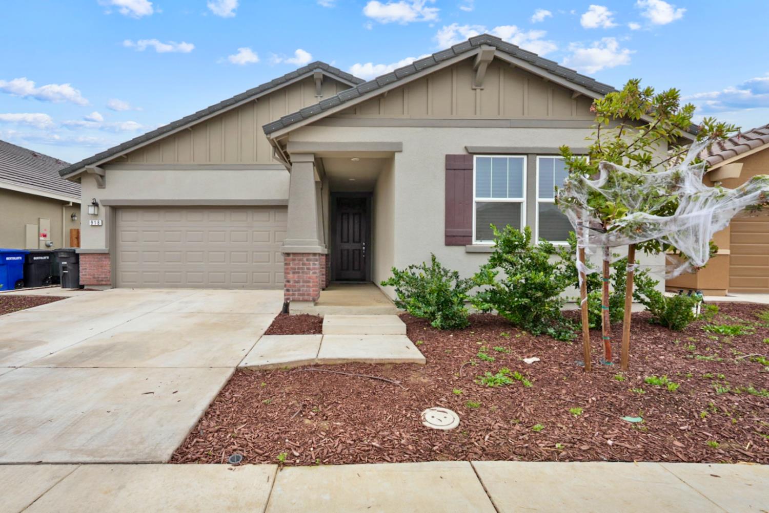 918 Cumbria Ln, Patterson, CA 95363