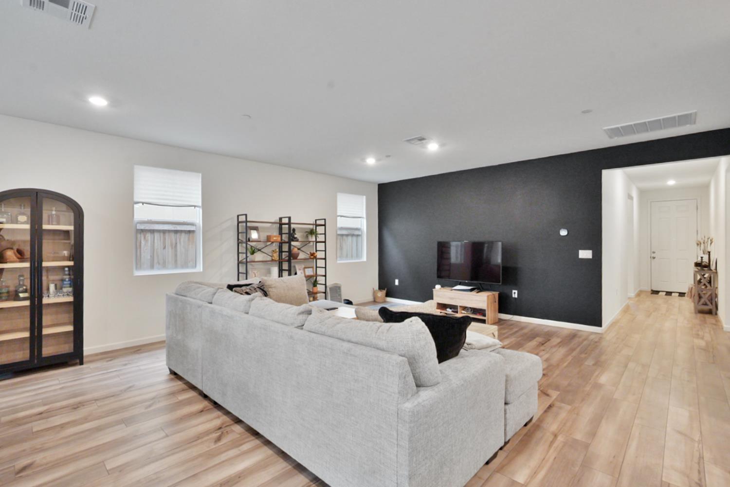 918 Cumbria Ln, Patterson, CA 95363