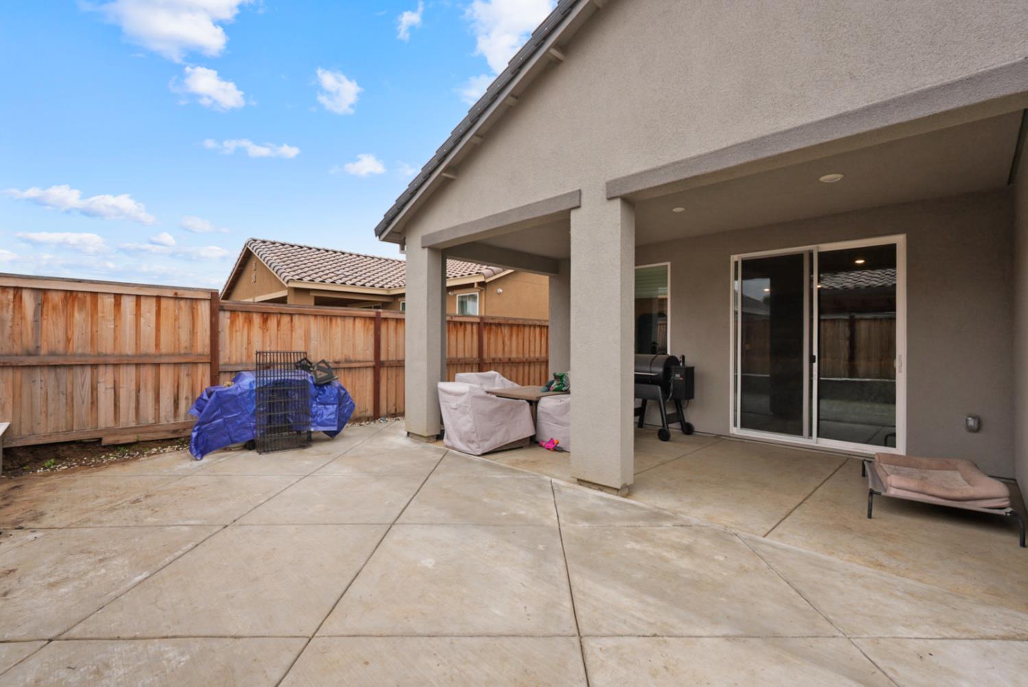 918 Cumbria Ln, Patterson, CA 95363