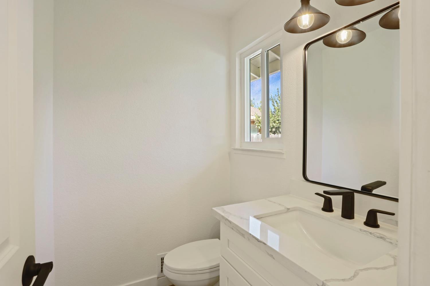 2629 Marblehead Cir, Modesto, CA 95355