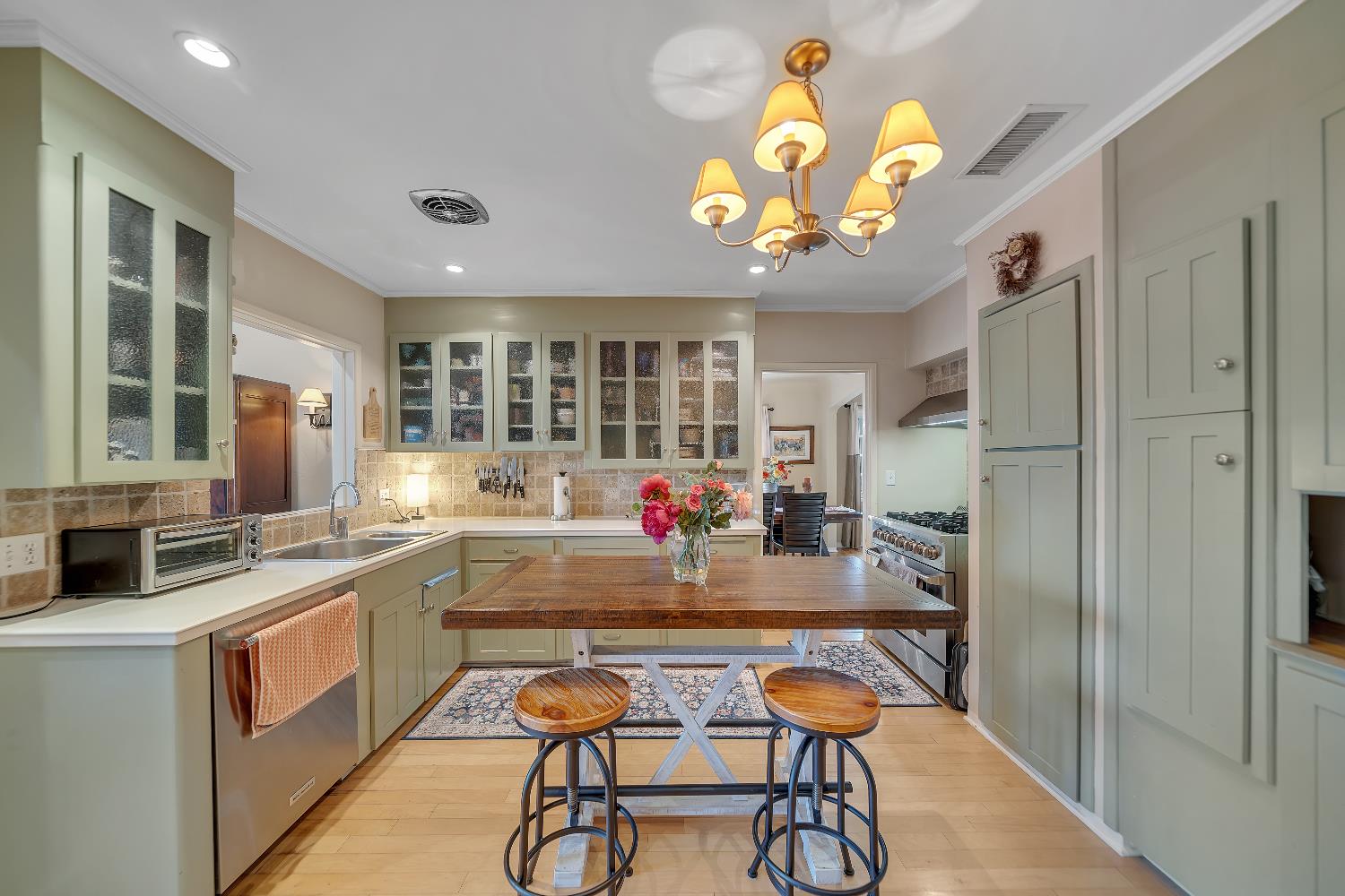 322 N Santa Ana Ave, Modesto, CA 95354