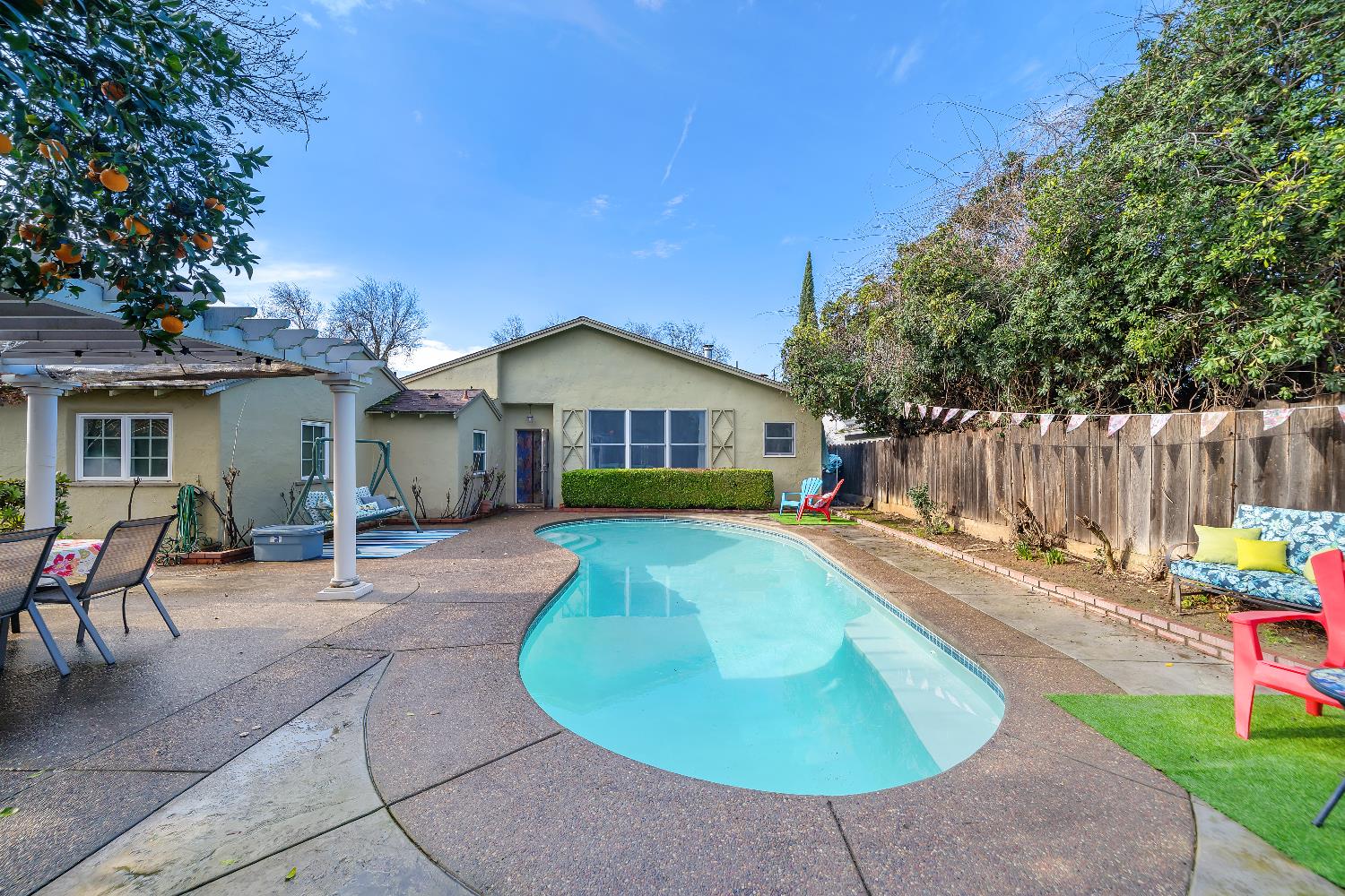 322 N Santa Ana Ave, Modesto, CA 95354