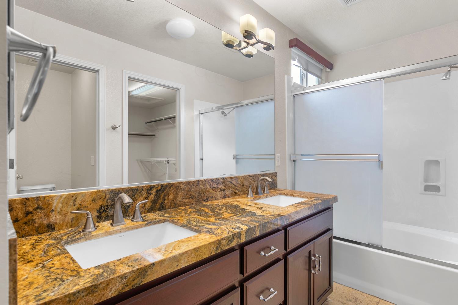 5508 Hollyhock Way, Riverbank, CA 95367