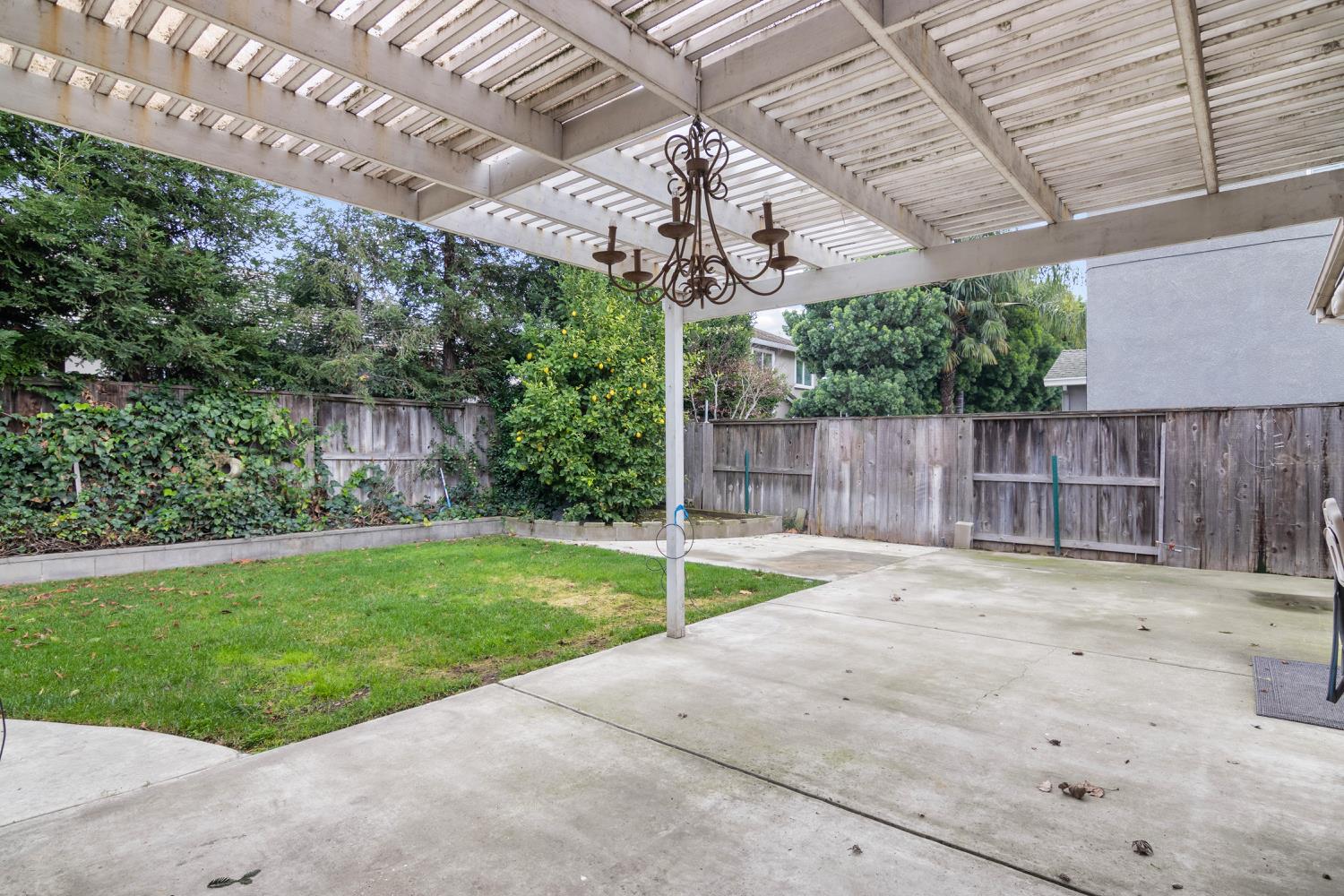 5508 Hollyhock Way, Riverbank, CA 95367