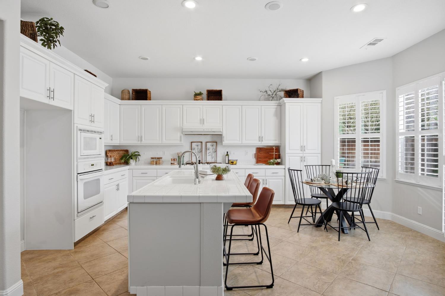 286 Cresta Way, Oakdale, CA 95361