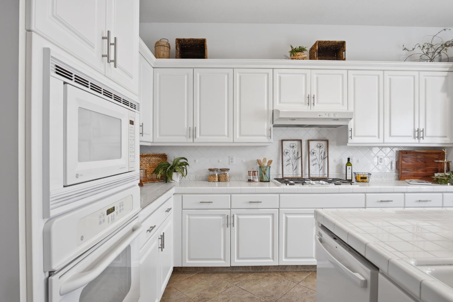 286 Cresta Way, Oakdale, CA 95361