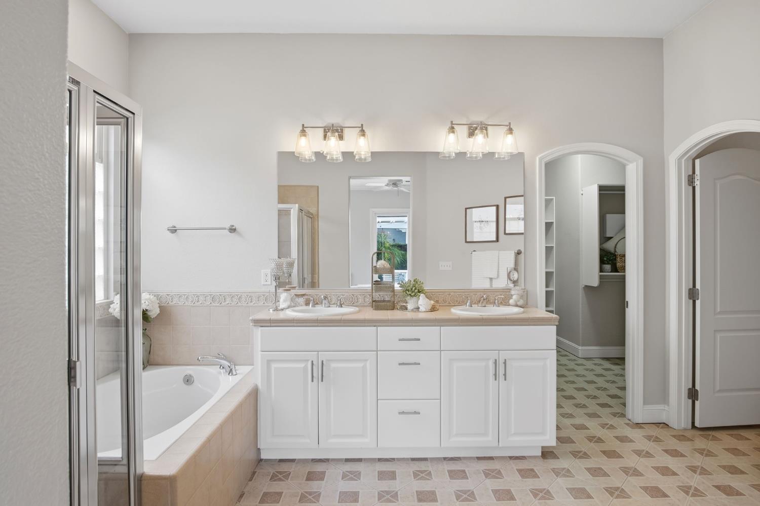 286 Cresta Way, Oakdale, CA 95361