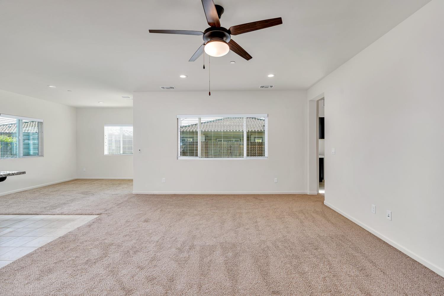 860 Fritz Dr, Los Banos, CA 93635