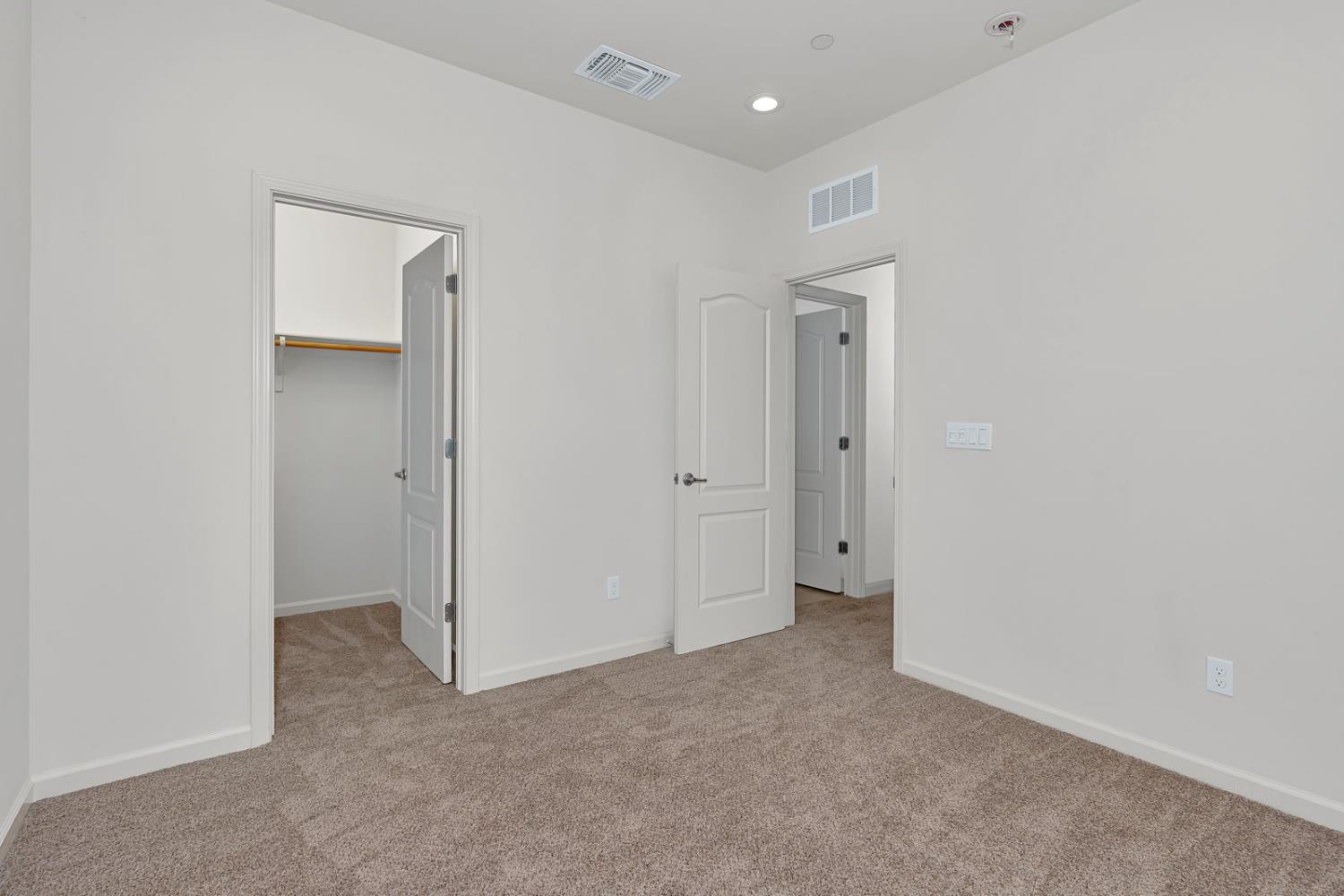 860 Fritz Dr, Los Banos, CA 93635