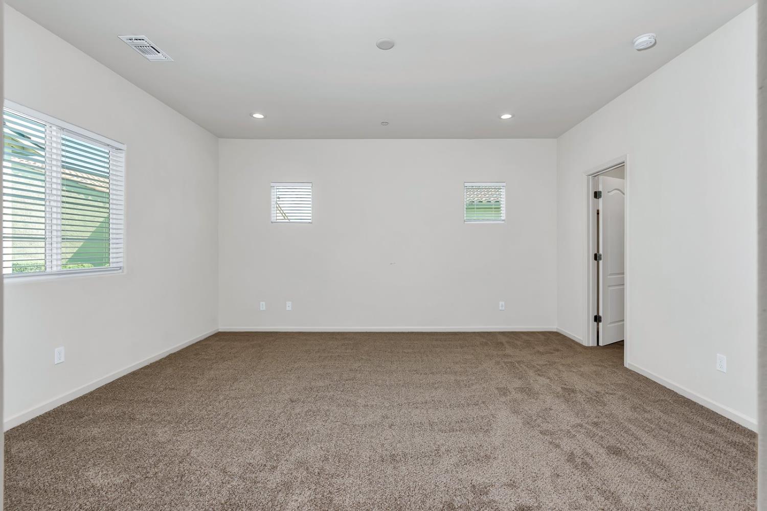 860 Fritz Dr, Los Banos, CA 93635