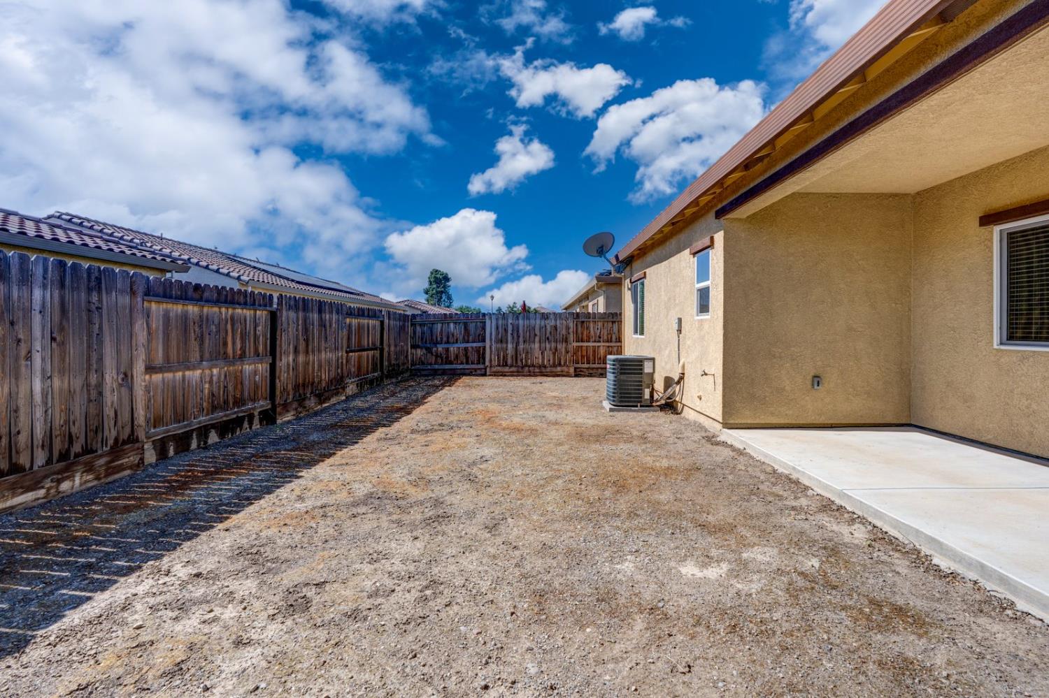 860 Fritz Dr, Los Banos, CA 93635