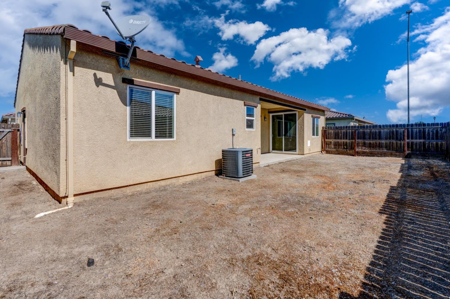 860 Fritz Dr, Los Banos, CA 93635